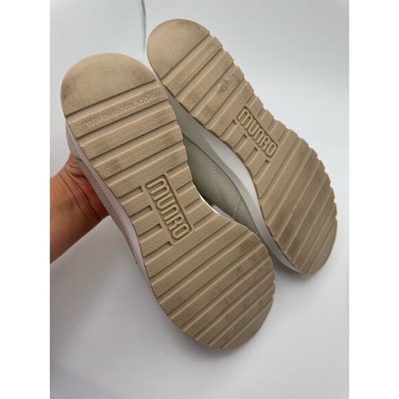 Munro Sutton leather Sneaker in gray silver  size 7.5M - Picture 9 of 11